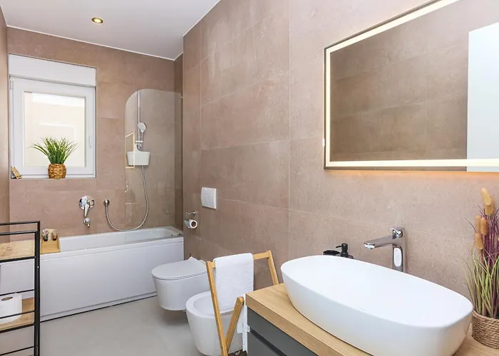 Lejlighed With Parking Space - 23894